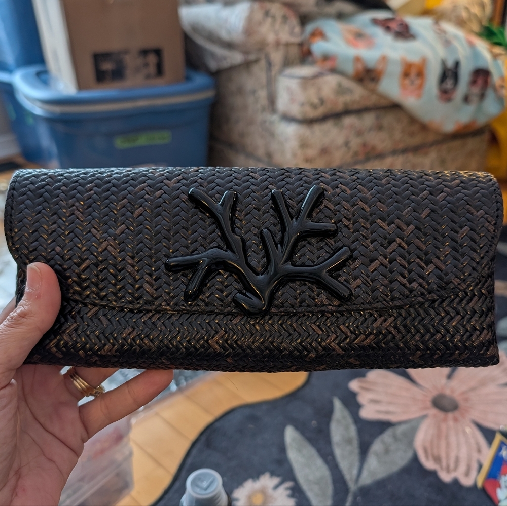 Asiaphile Los Angeles Woven Clutch